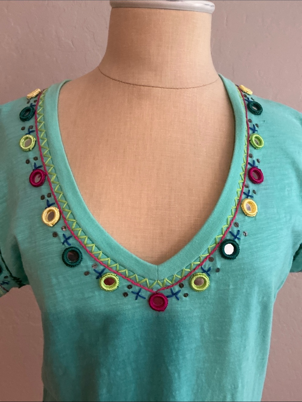 Women's Double D Ranch Teal Embroidered V-Neck Top - Picture 4 of 8
